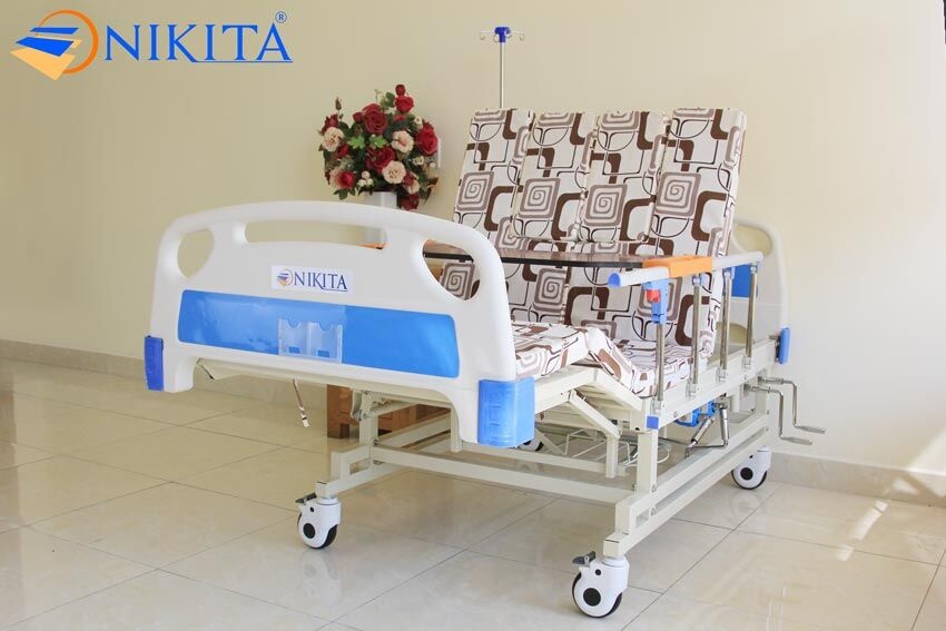 Giường bệnh 4 tay quay